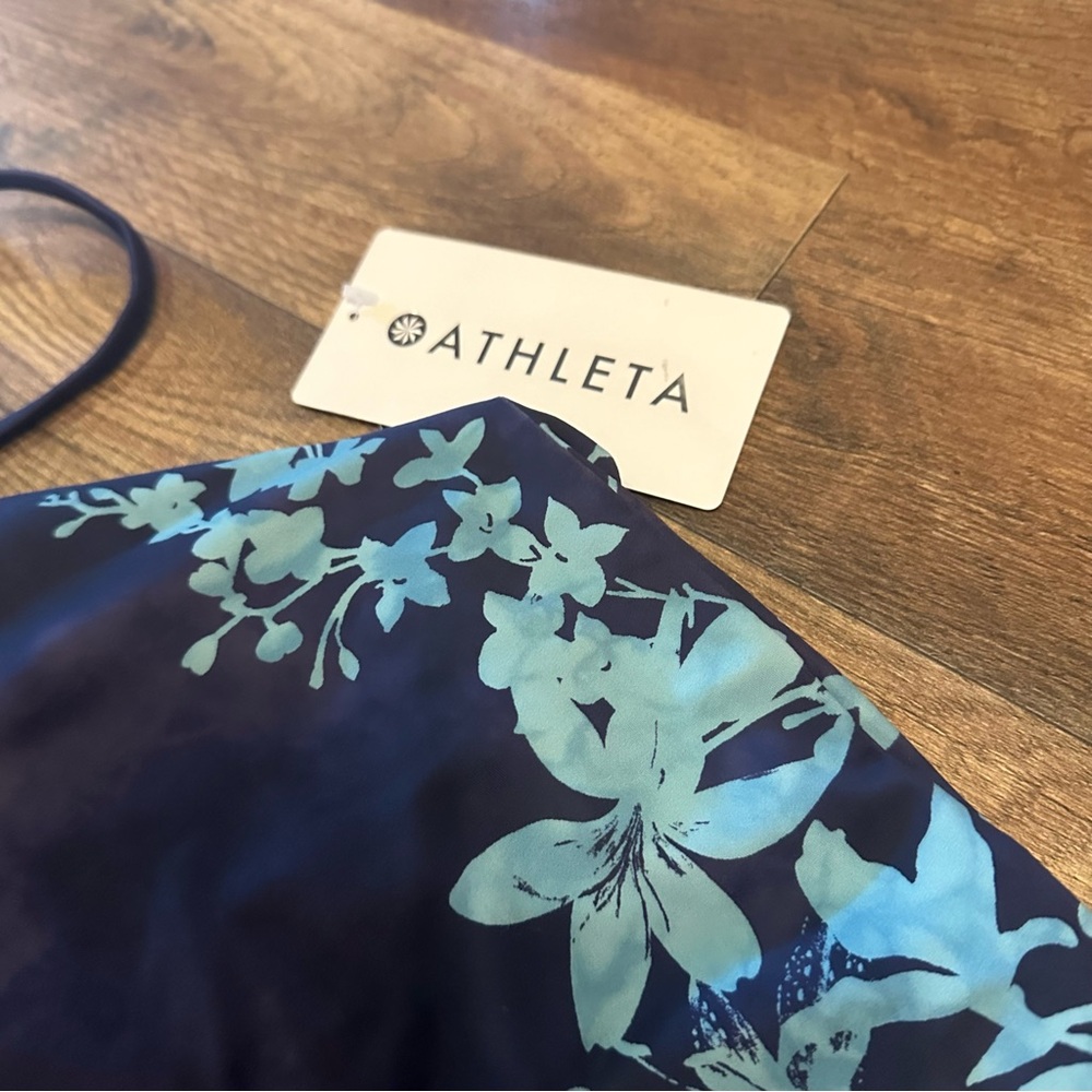 Athleta Keyhole Printed One Piece NWT sz S - Picture 9 of 10